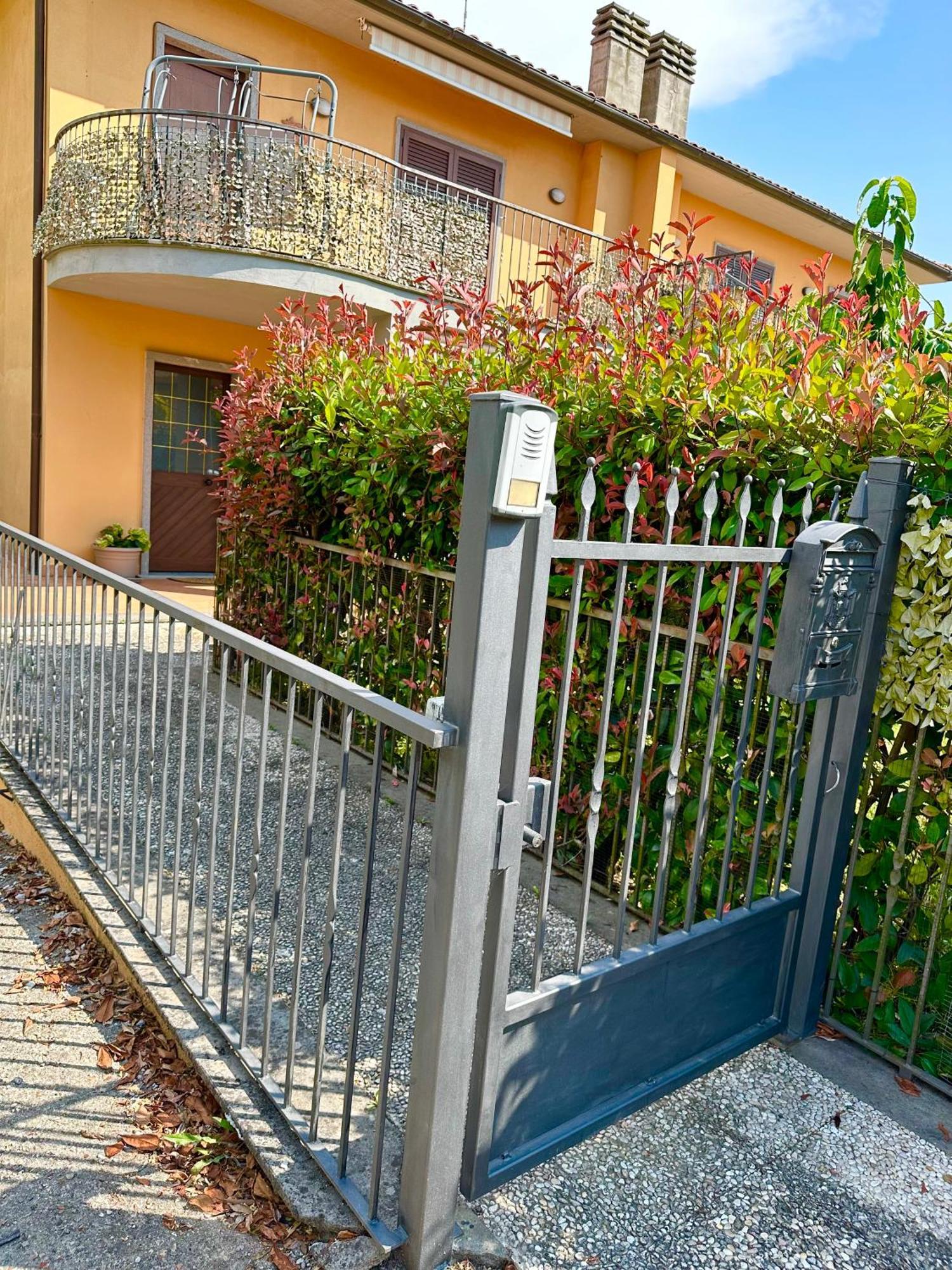 La Casa Di Maurizio Lägenhet Montefiascone Exteriör bild
